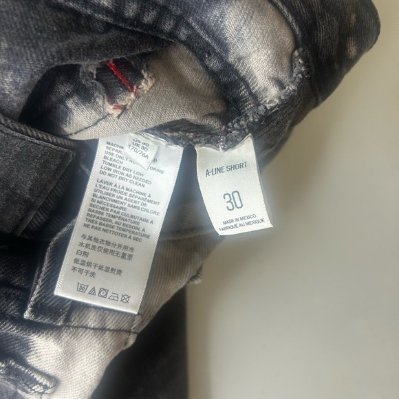 BDG Black Bleached Side High Waisted A-line Cutoff Shorts Raw Hem Size 30 - Picture 4 of 5